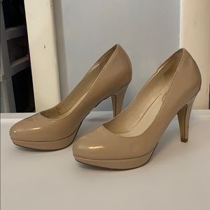 Cream/tan Pumps - women’s 6.5